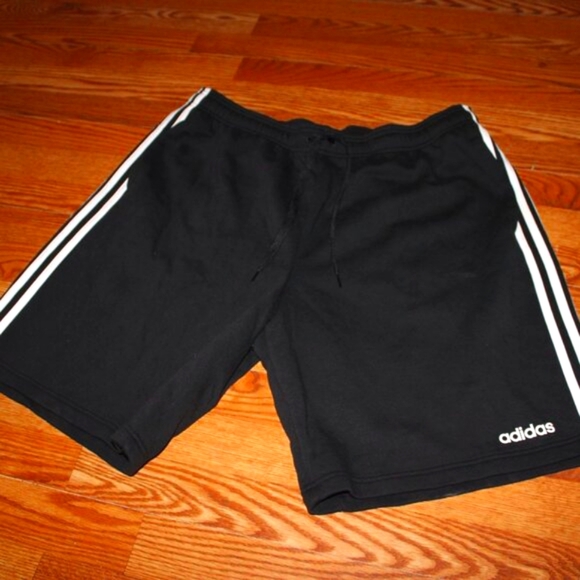 Adidas Essential 3-Stripe Shorts - Size 2XL - Picture 2 of 7